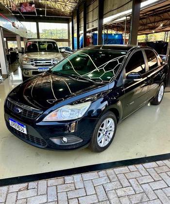 FORD FOCUS 2.0 GLX 16V FLEX 4P AUTOMÁTICO